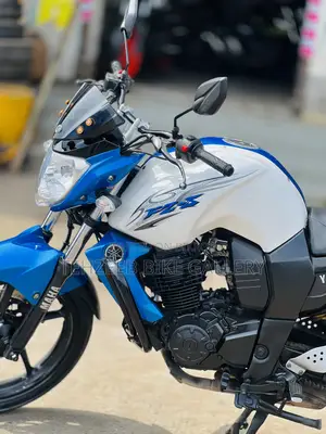 Yamaha FZ 2015 সাদা