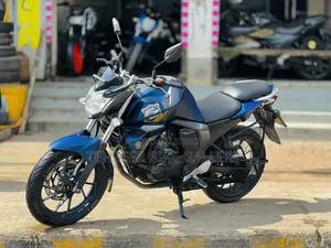 ইয়ামাহা এফজেডএস ভি২ ২০১৯ হোয়াইট