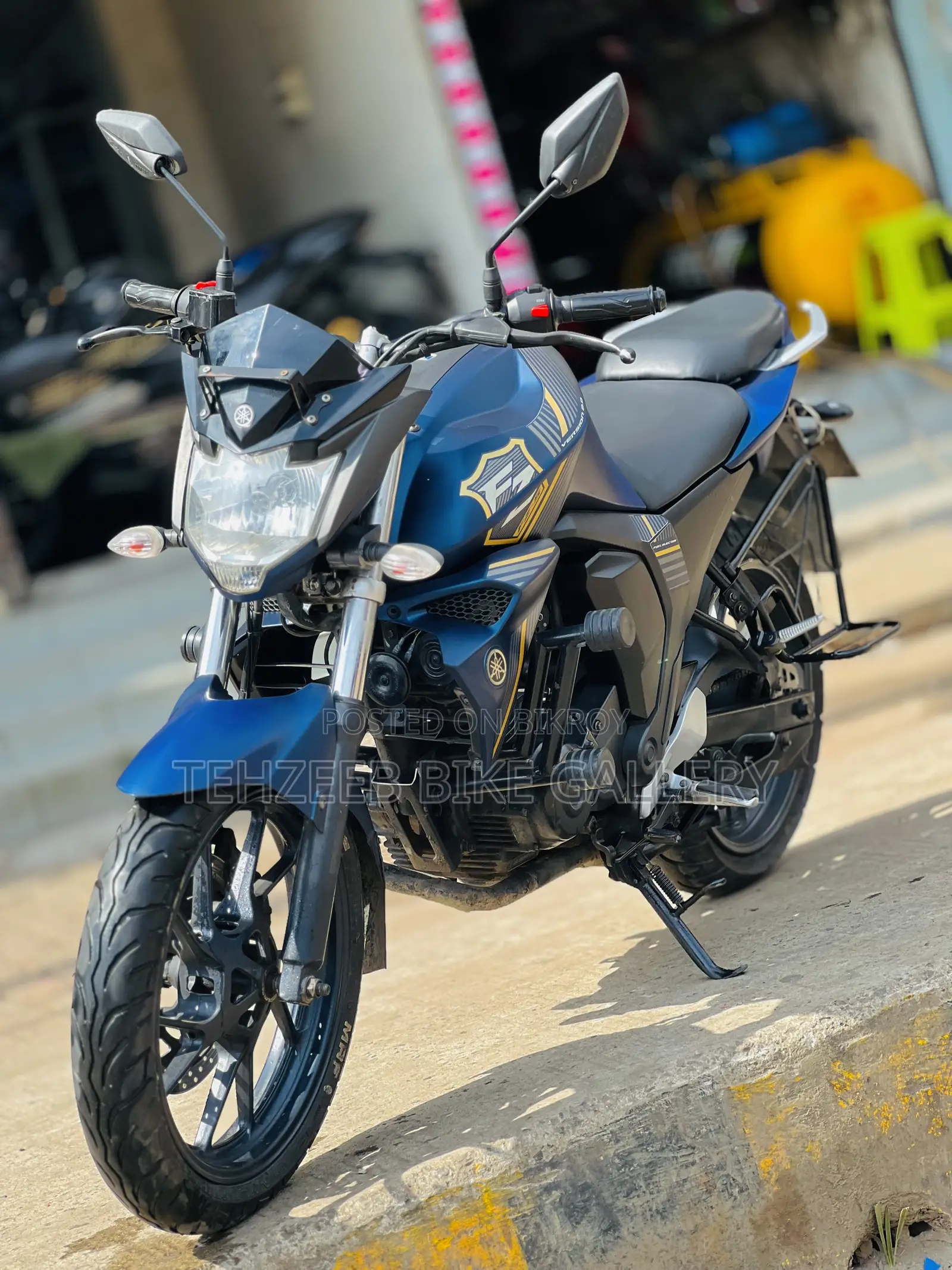 ইয়ামাহা এফজেডএস ভি২ ২০১৯ হোয়াইট