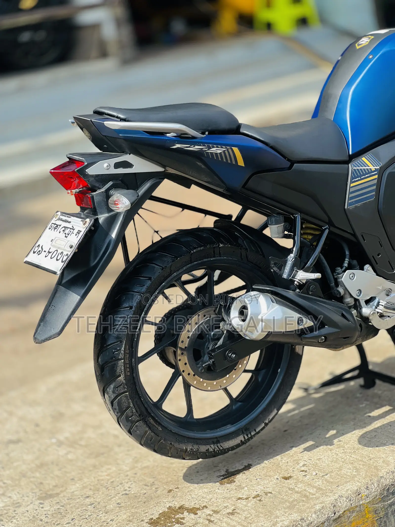 ইয়ামাহা এফজেডএস ভি২ ২০১৯ হোয়াইট