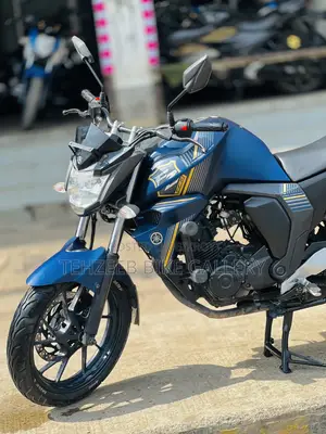 ইয়ামাহা এফজেডএস ভি২ ২০১৯ হোয়াইট