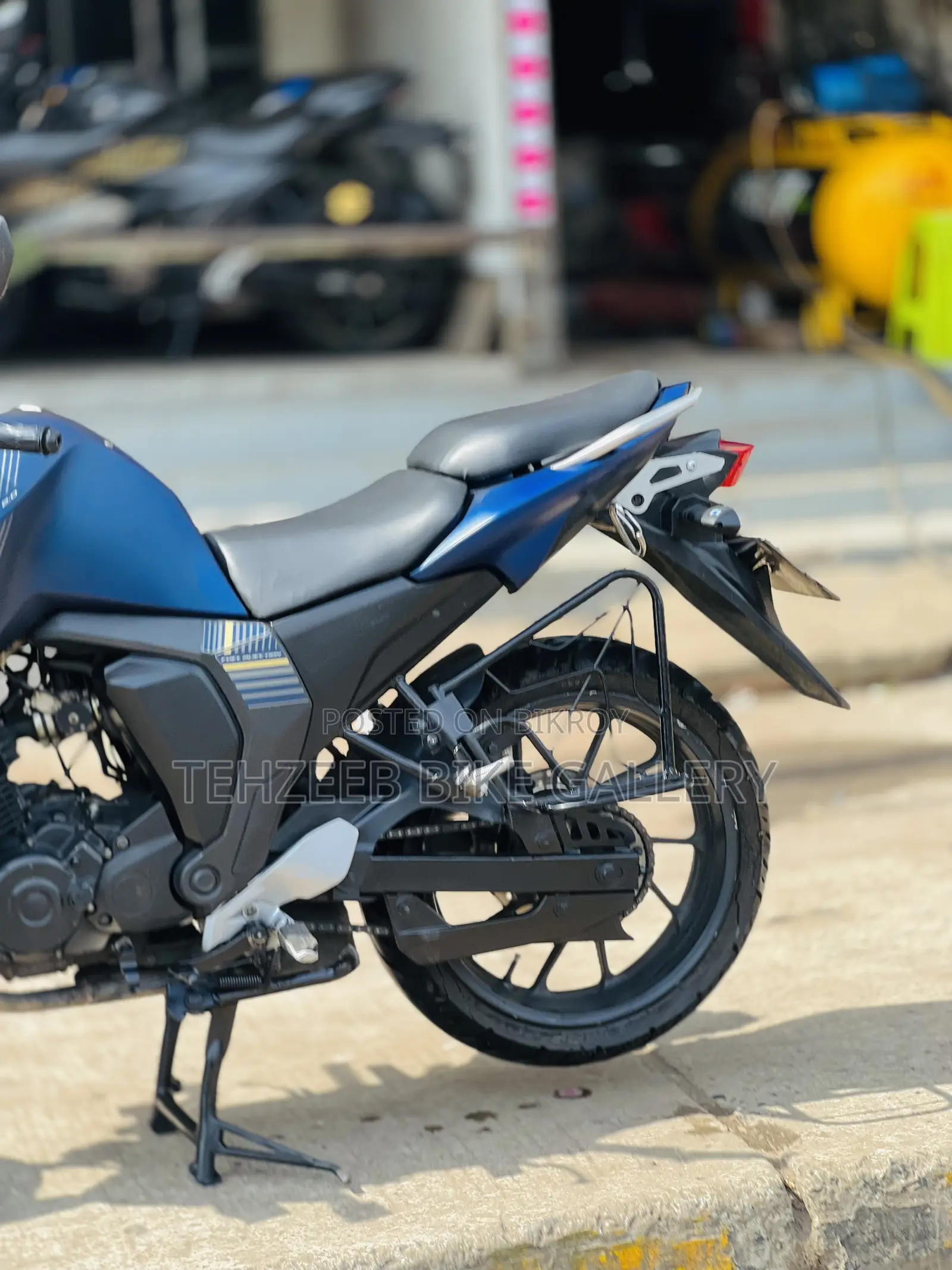 ইয়ামাহা এফজেডএস ভি২ ২০১৯ হোয়াইট