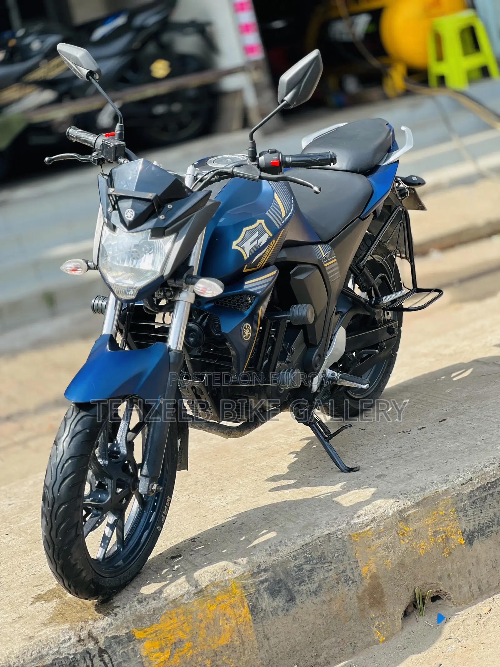 ইয়ামাহা এফজেডএস ভি২ ২০১৯ হোয়াইট