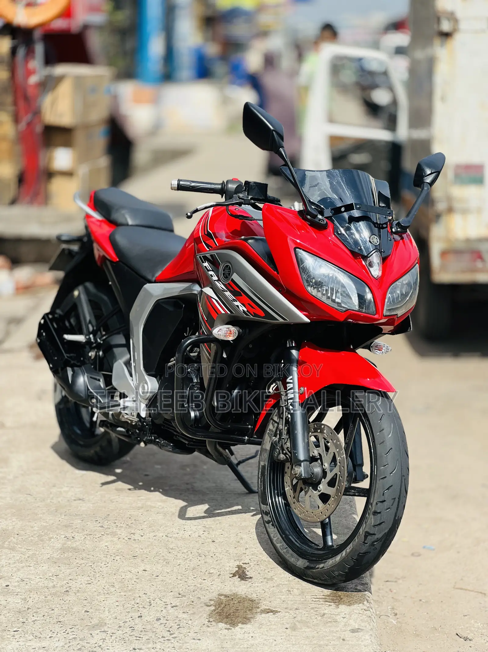 ইয়ামাহা ফেজার ভি২ ২০২২ রেড