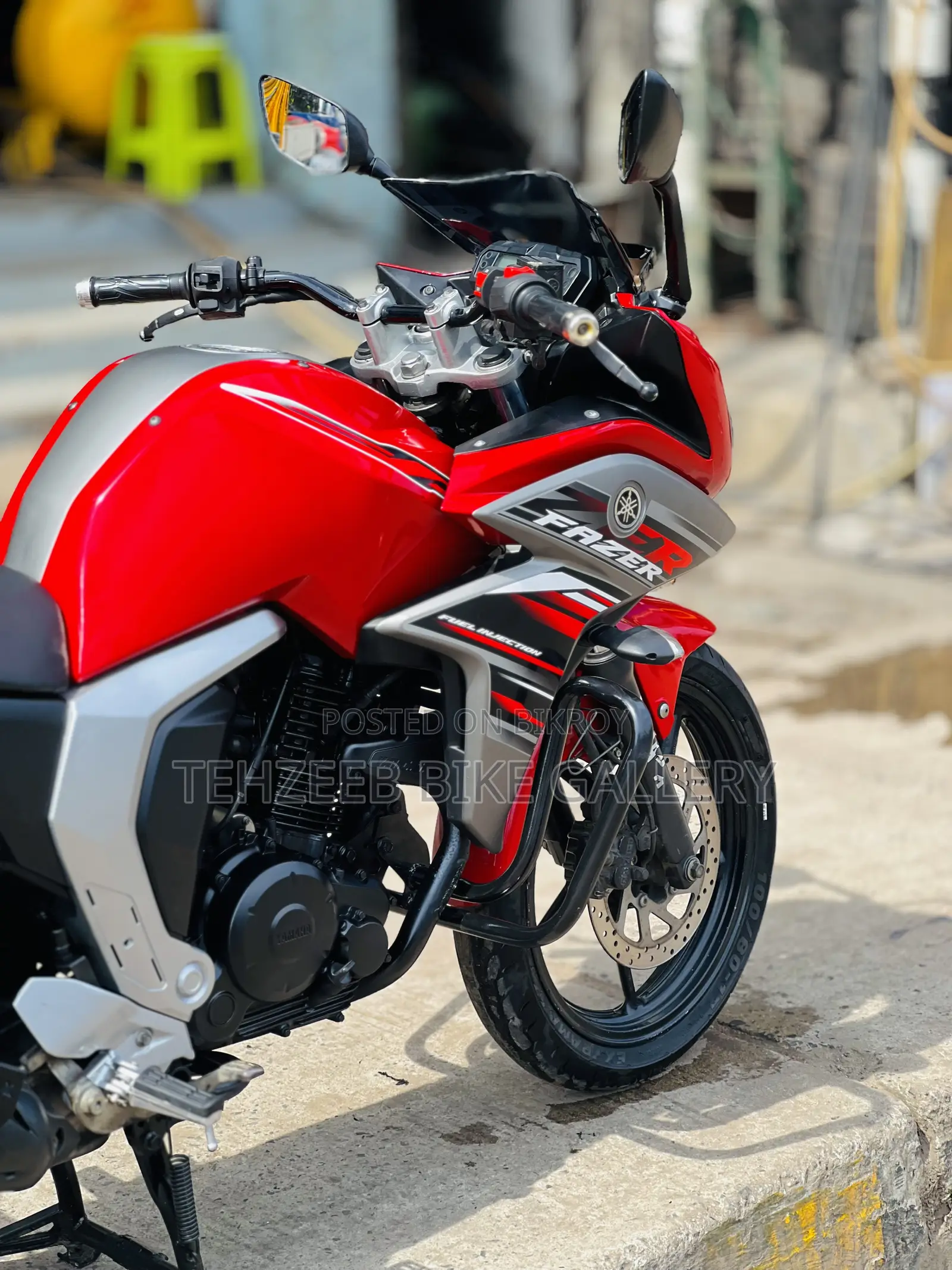 ইয়ামাহা ফেজার ভি২ ২০২২ রেড