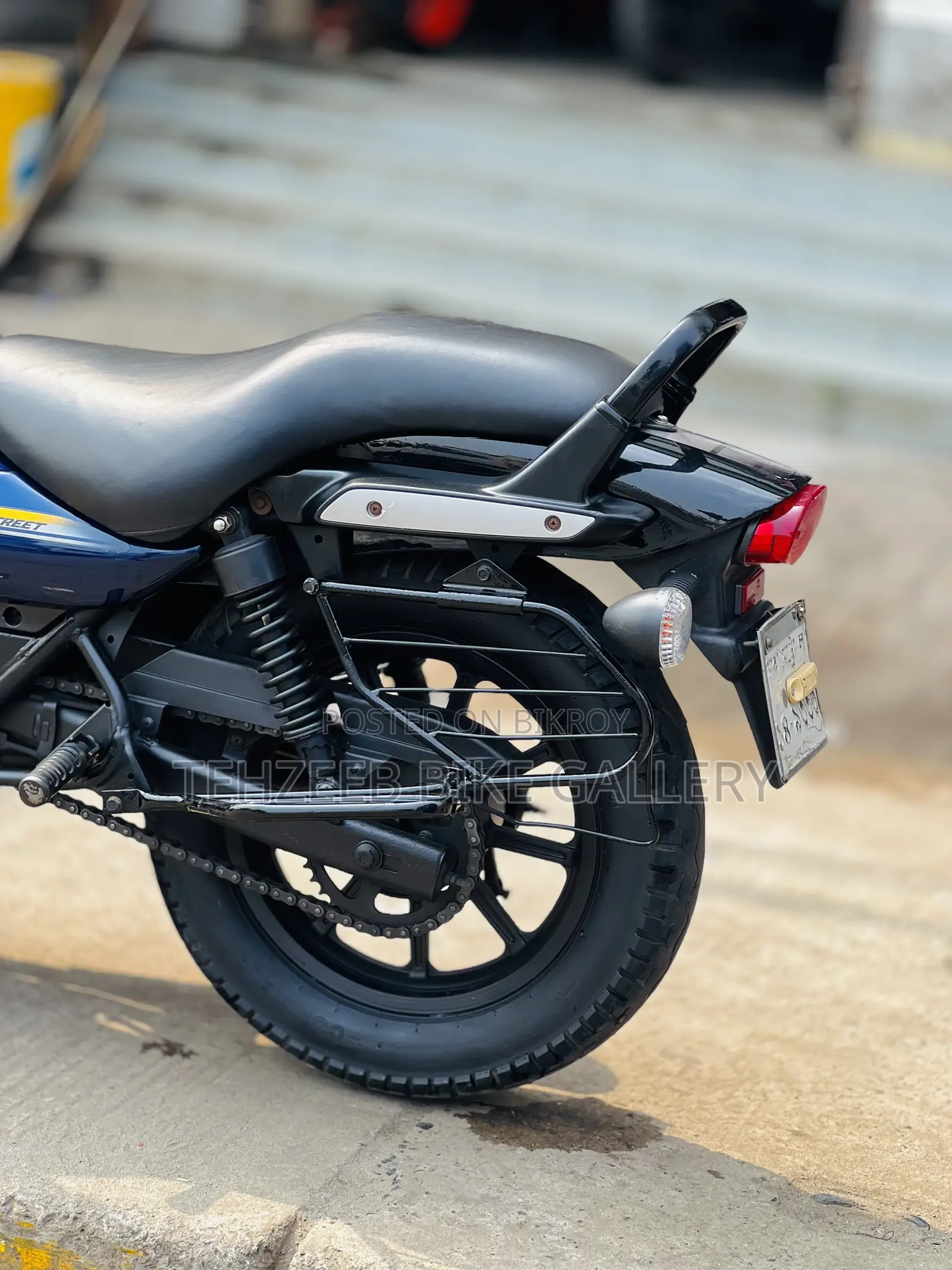 বাজাজ এভেঞ্জার ১৫০ স্ট্রিট ২০১৯ নীল