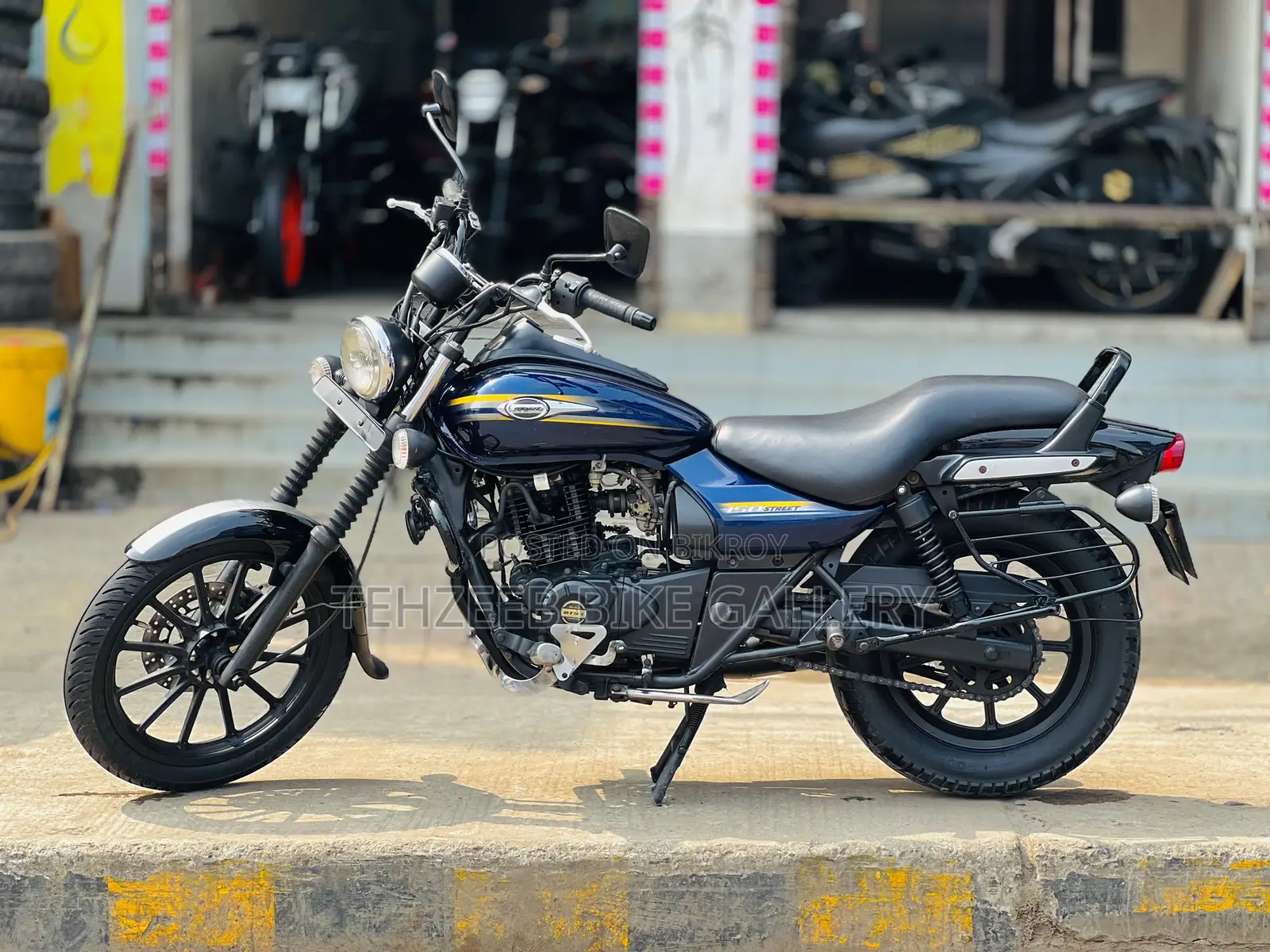 বাজাজ এভেঞ্জার ১৫০ স্ট্রিট ২০১৯ নীল