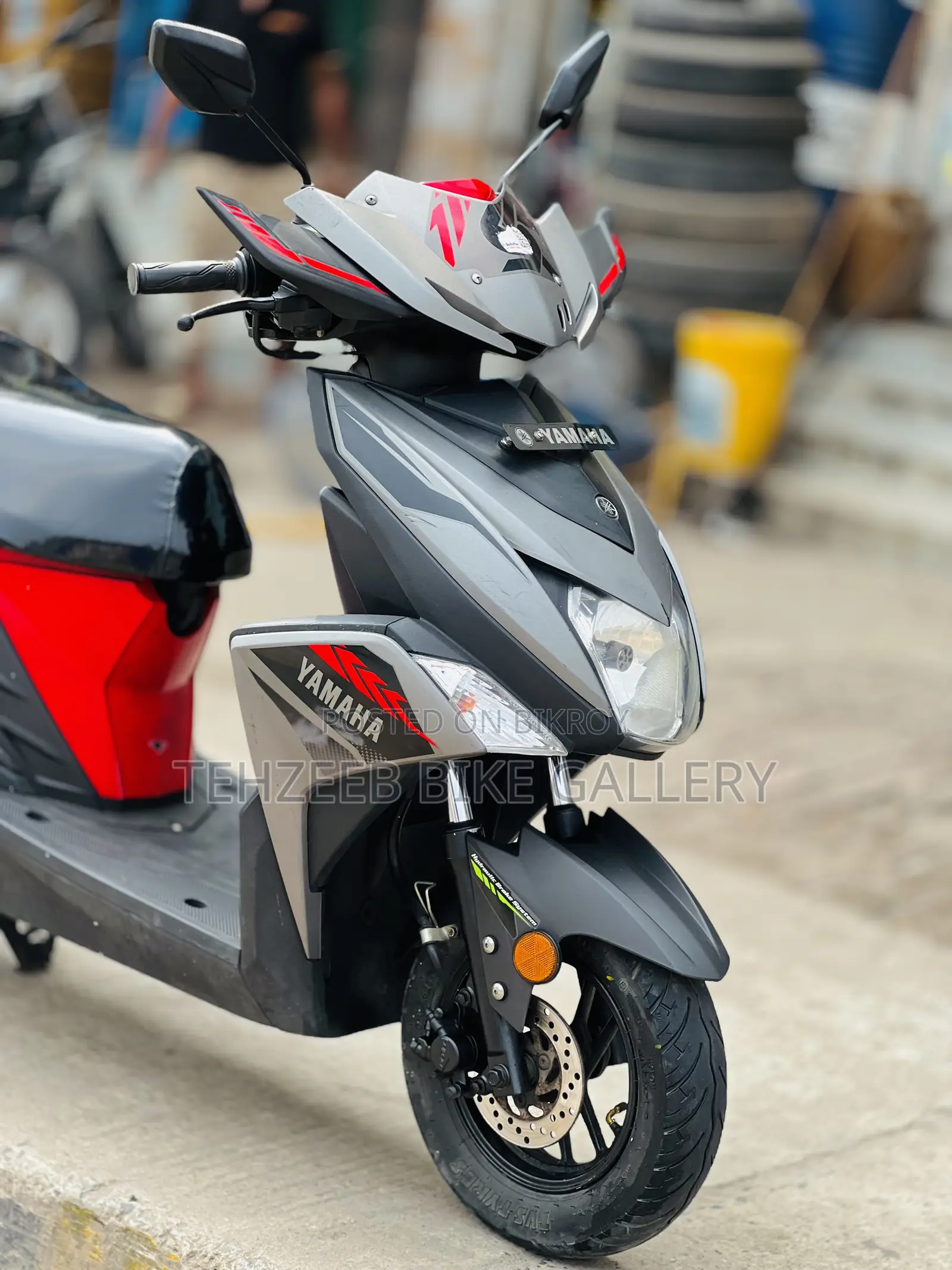 ইয়ামাহা ২০২২ গ্রে