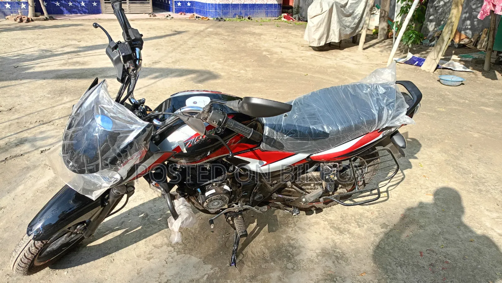 নিউ বাজাজ ডিসকভার ১২৫ ২০২৬ ব্ল্যাক