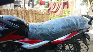নিউ বাজাজ ডিসকভার ১২৫ ২০২৬ ব্ল্যাক