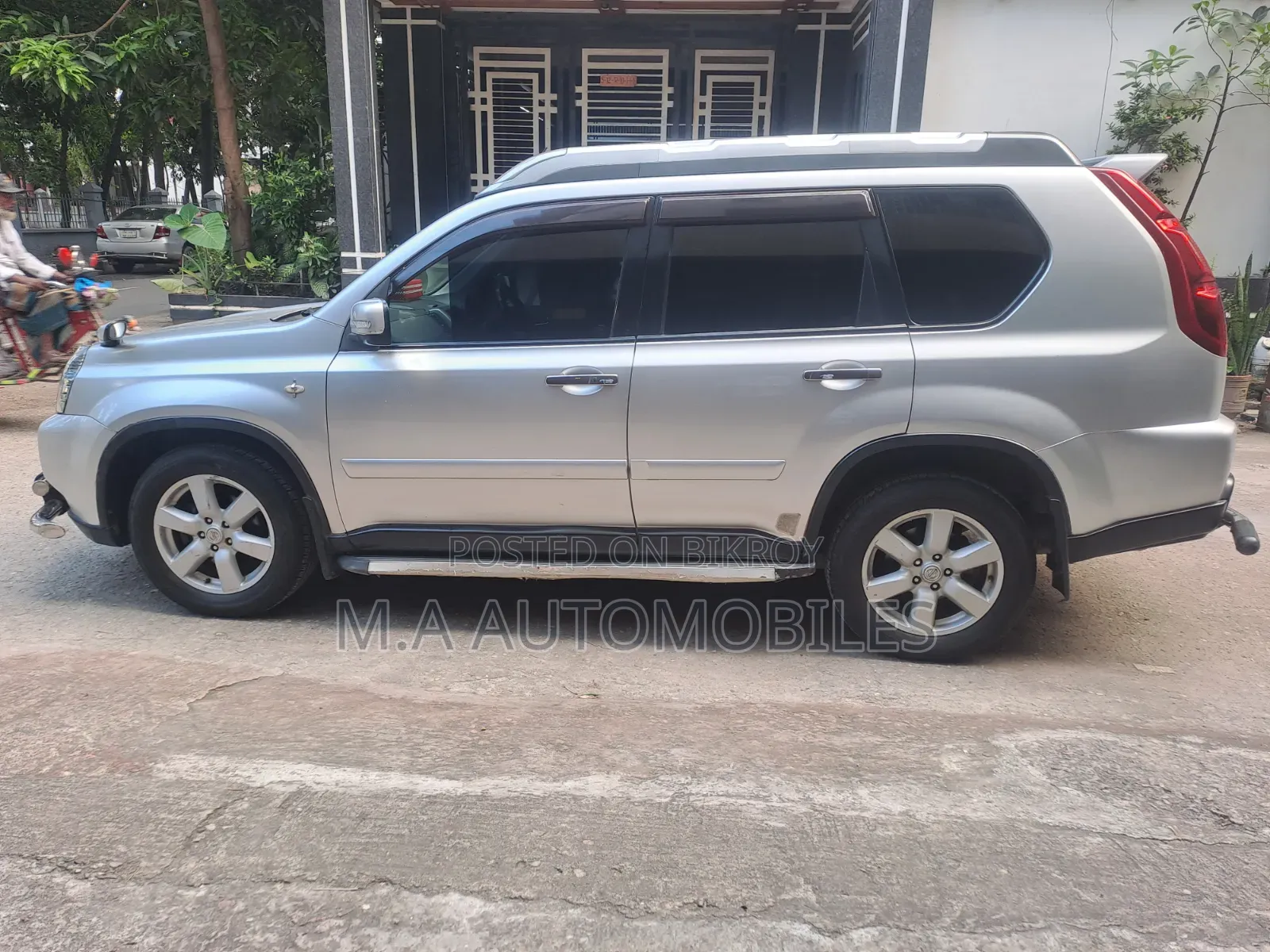 Nissan X-Trail 2.5 Petrol 4 Wheel Drive SE 2012 Silver