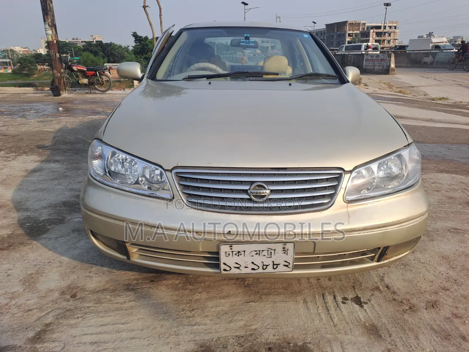 Nissan Sunny 2006 Gold