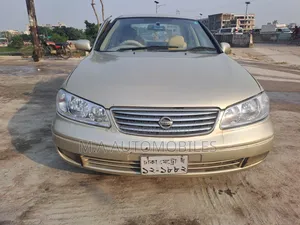 Nissan Sunny 2006 Gold