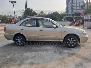Nissan Sunny 2006 Gold