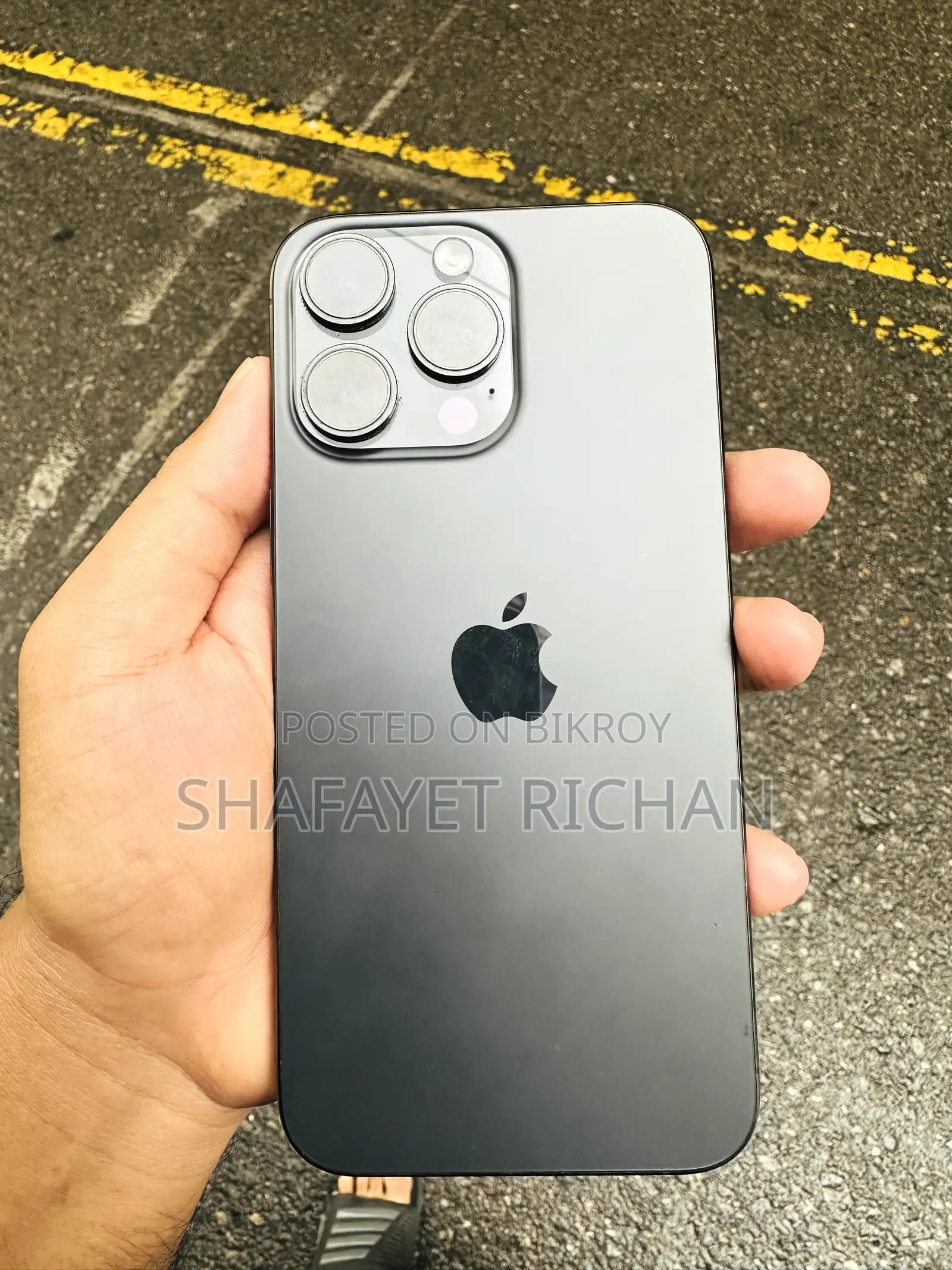 অ্যাপল আইফোন ১৫ প্রো ম্যাক্স ২৫৬ জিবি ব্ল্যাক