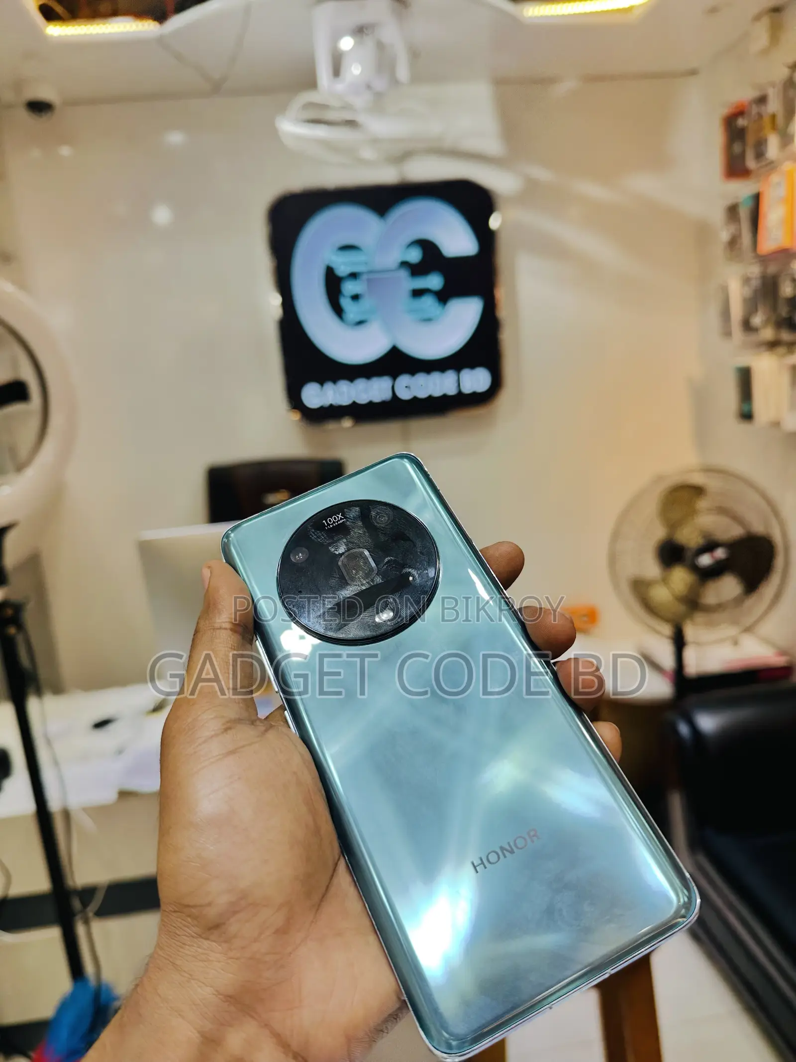 অনার ম্যাজিক ৪ ২৫৬ জিবি