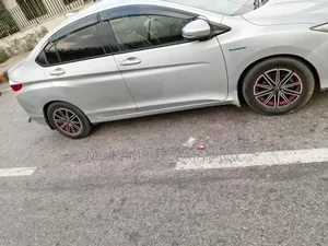 হোন্ডা গ্রেস ২০১৬ সিলভার
