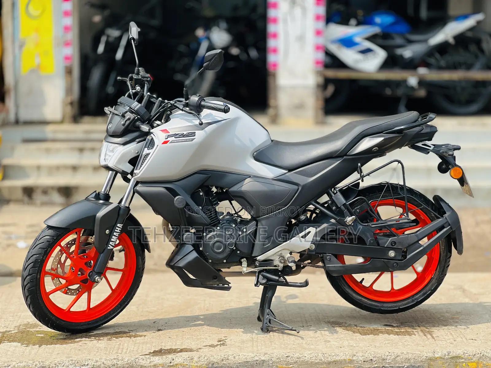 Yamaha FZ 2025 White