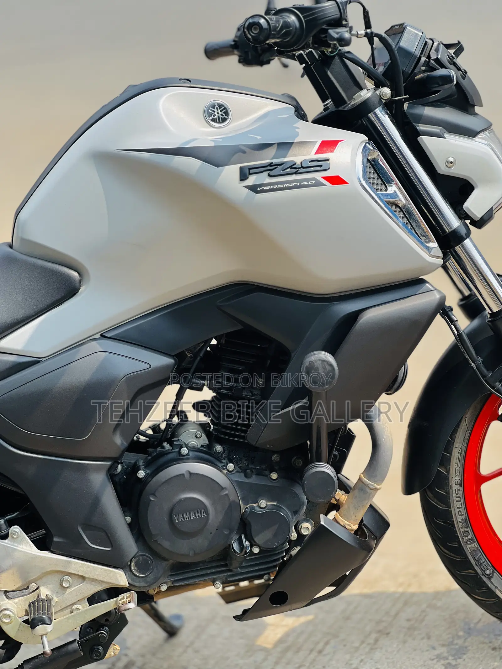 Yamaha FZ 2025 White