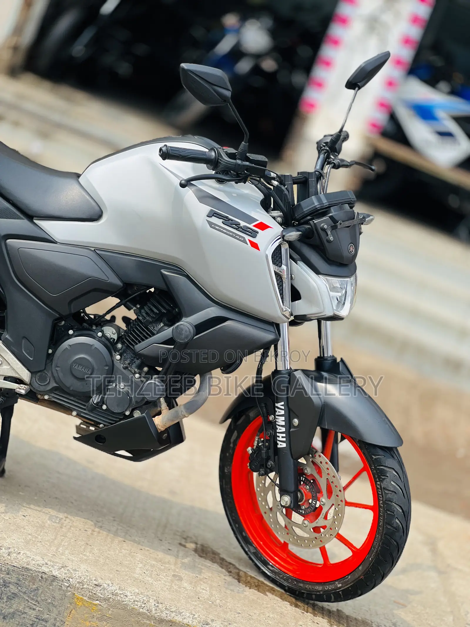 Yamaha FZ 2025 White