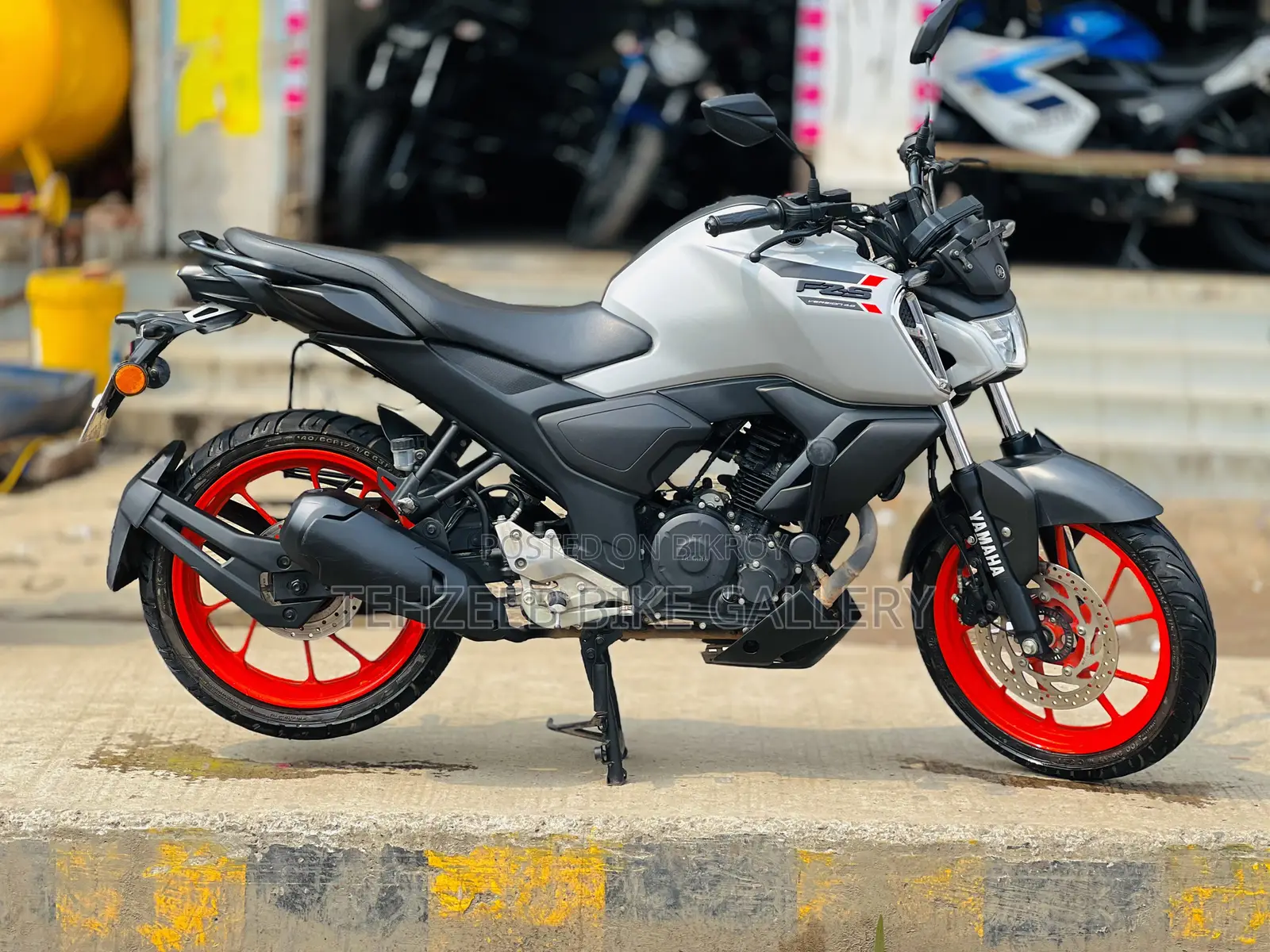 Yamaha FZ 2025 White