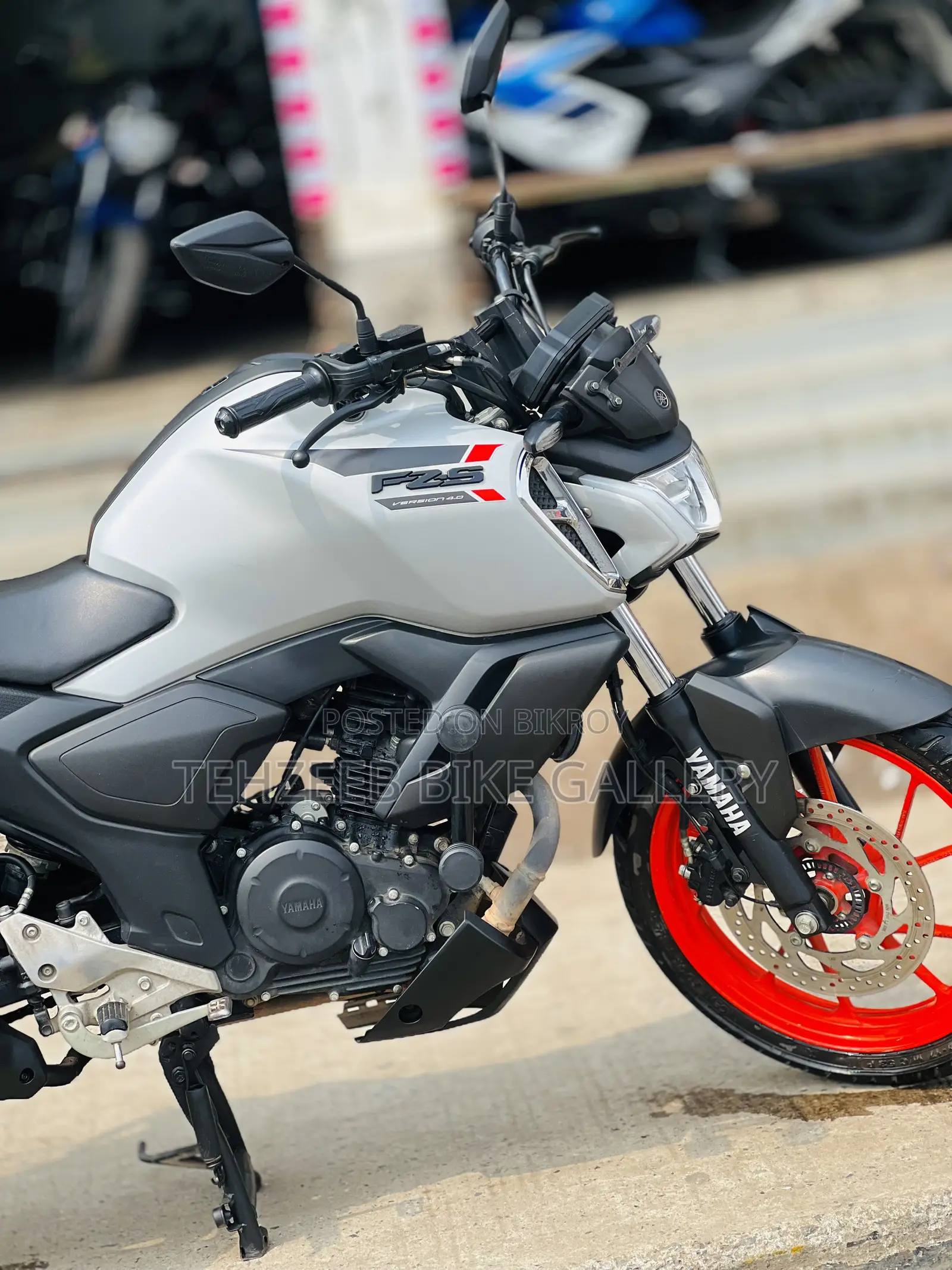 Yamaha FZ 2025 White
