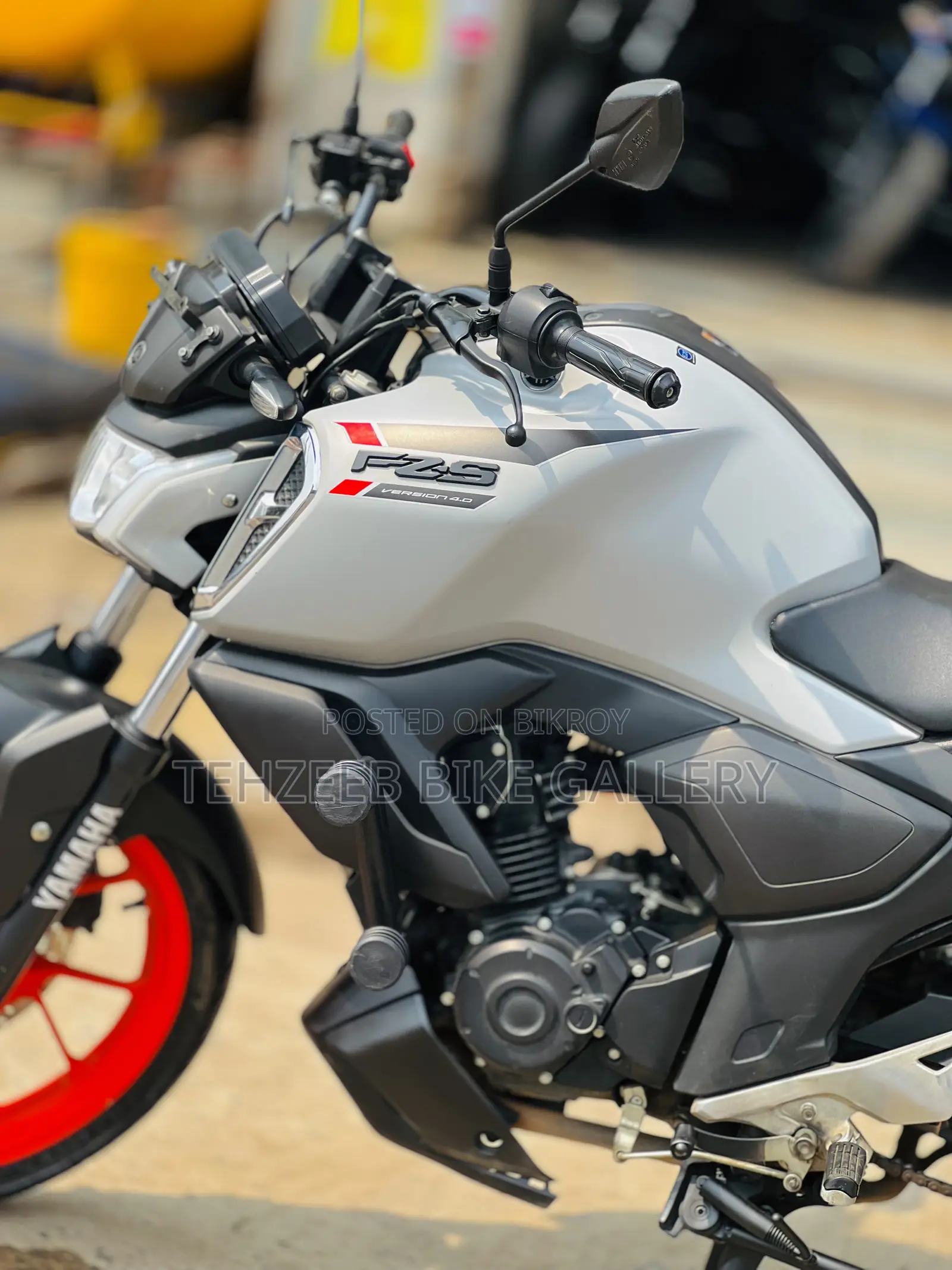Yamaha FZ 2025 White