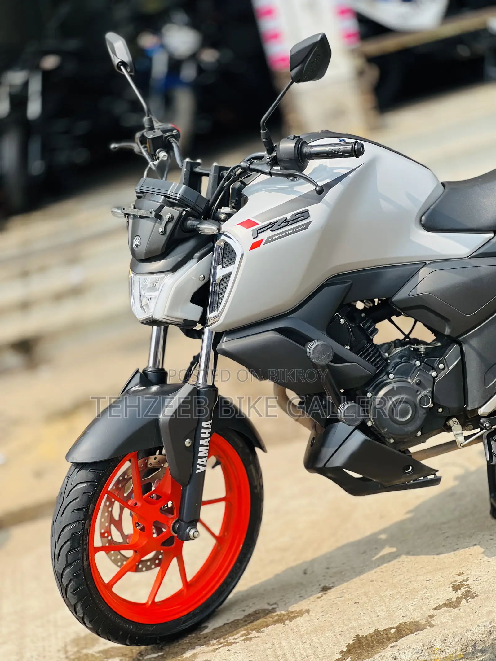 Yamaha FZ 2025 White
