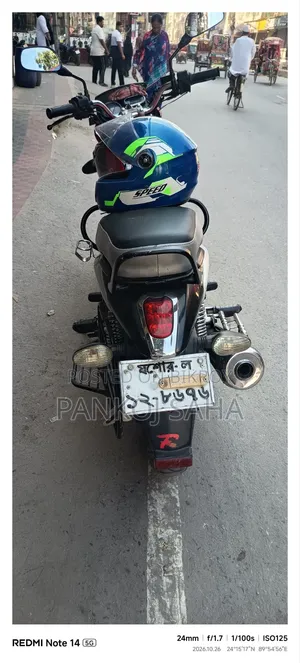 Bajaj V15 2017 Red