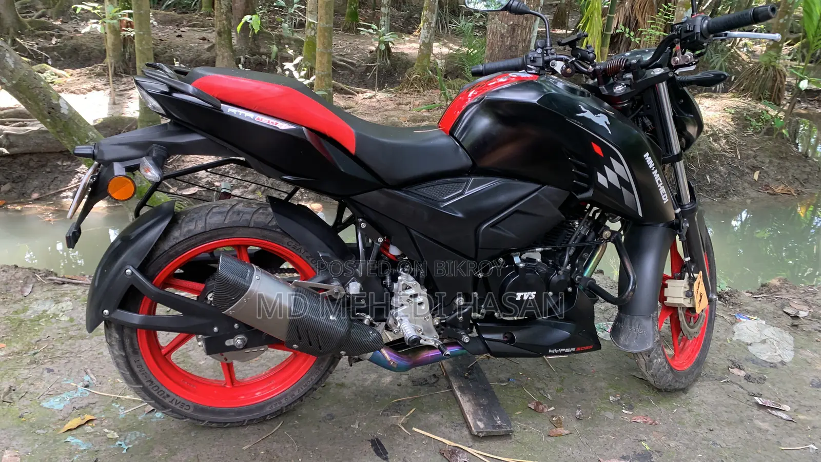 টিভিএস আপাচি আরটিআর ১৬০ ৪ভি এফআই ২০২৫ কালো
