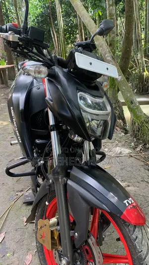 টিভিএস আপাচি আরটিআর ১৬০ ৪ভি এফআই ২০২৫ কালো