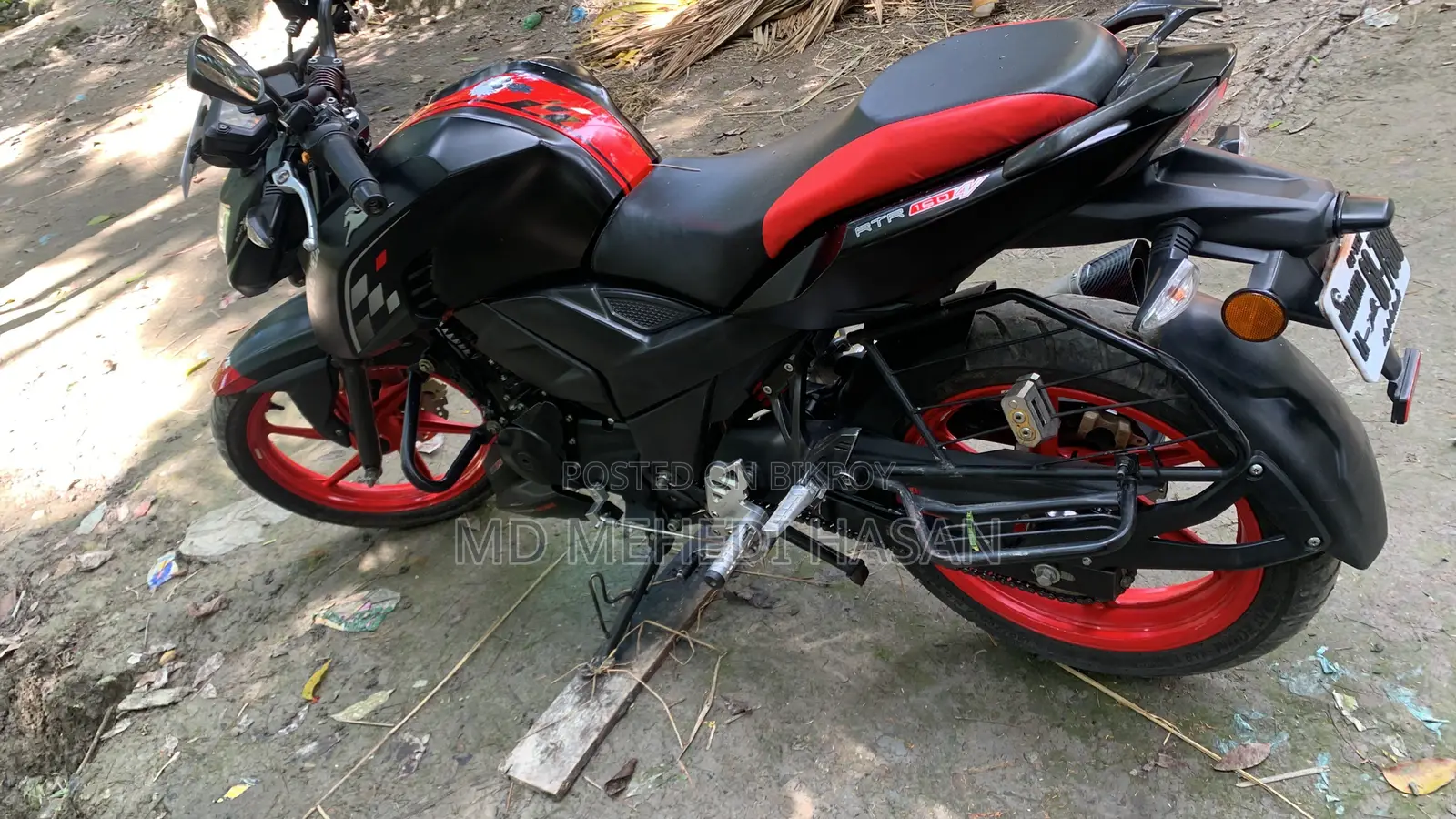 টিভিএস আপাচি আরটিআর ১৬০ ৪ভি এফআই ২০২৫ কালো