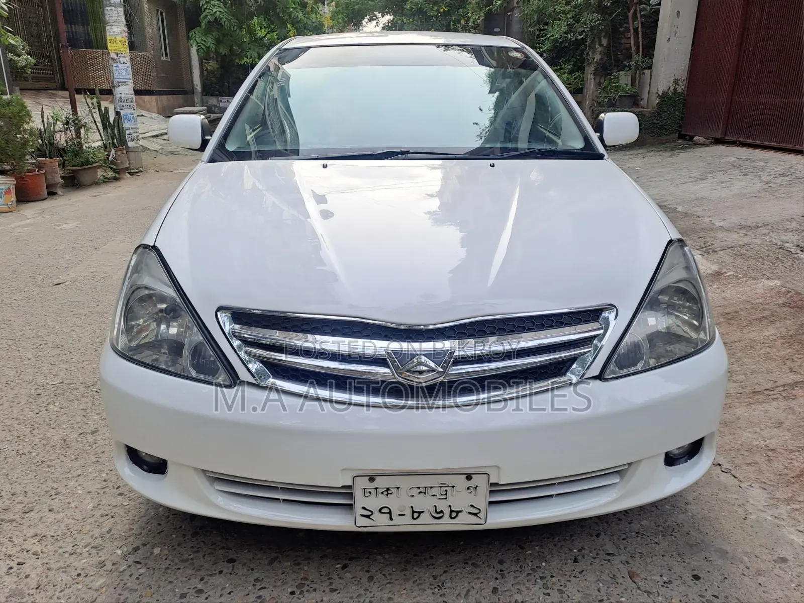 টয়োটা অ্যালিওন ২০০৪ সাদা
