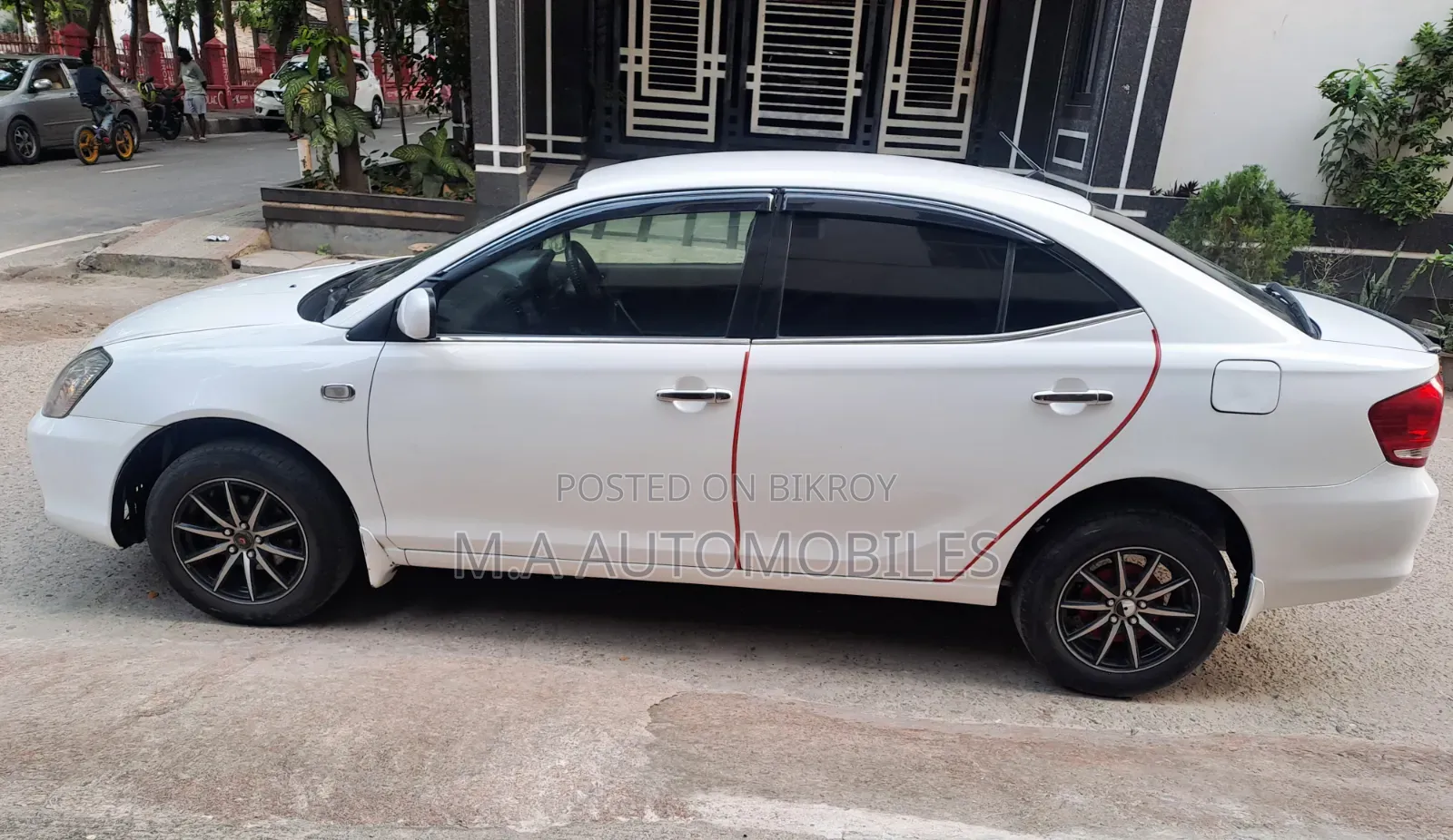 টয়োটা অ্যালিওন ২০০৪ সাদা