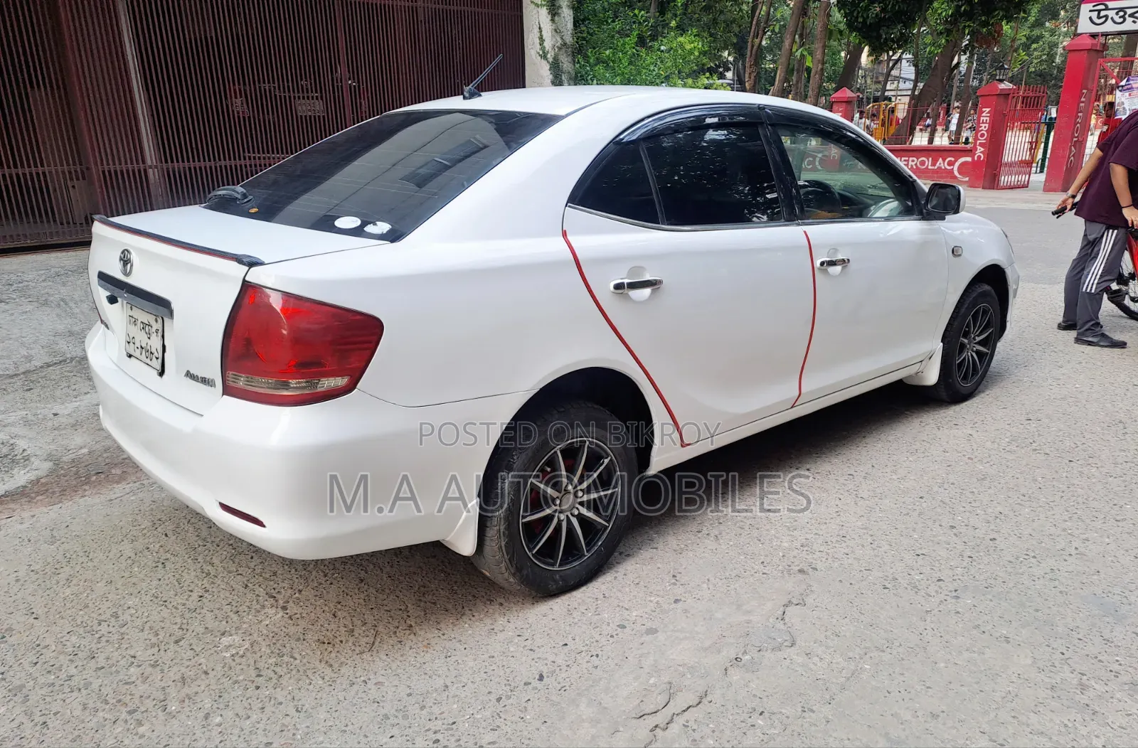 টয়োটা অ্যালিওন ২০০৪ সাদা