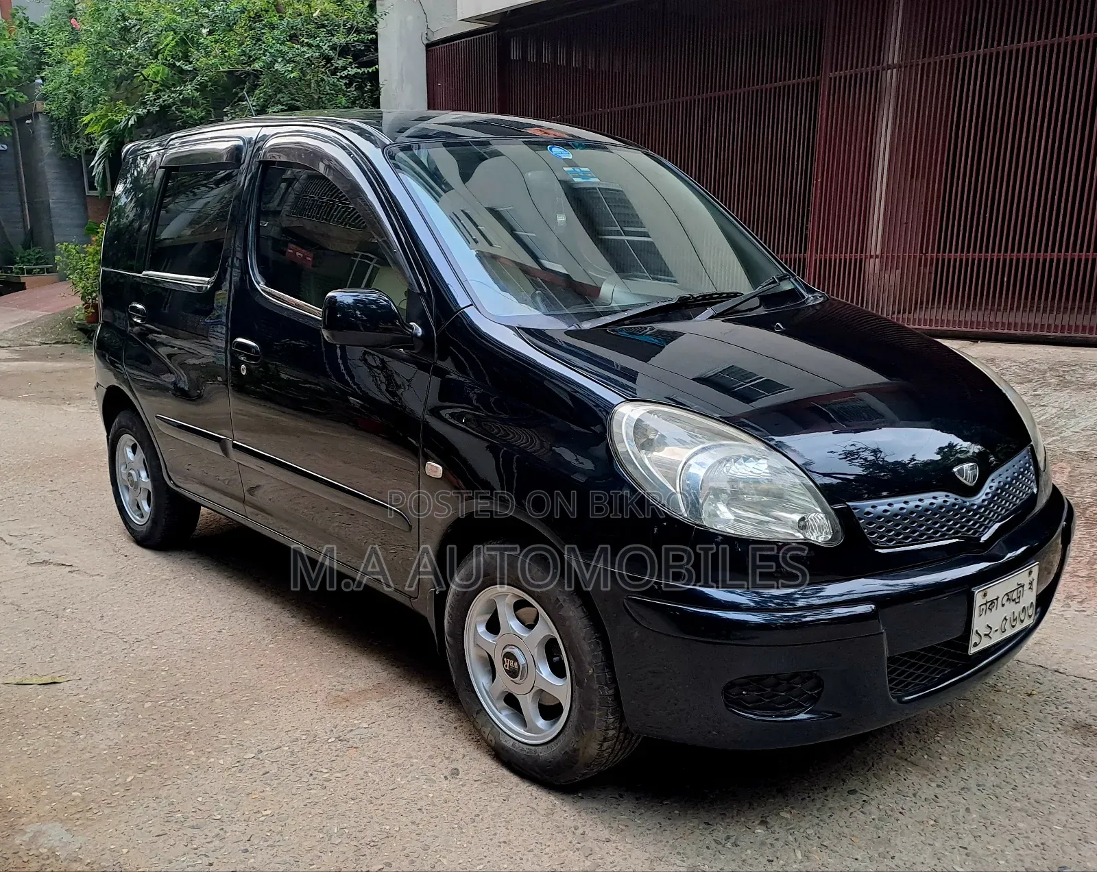 Toyota Fun Cargo 2004 Blue