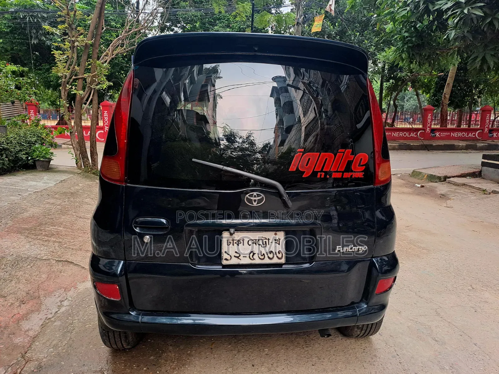 Toyota Fun Cargo 2004 Blue
