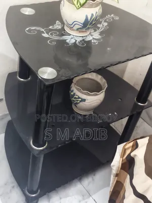 গ্লাস টেবিল