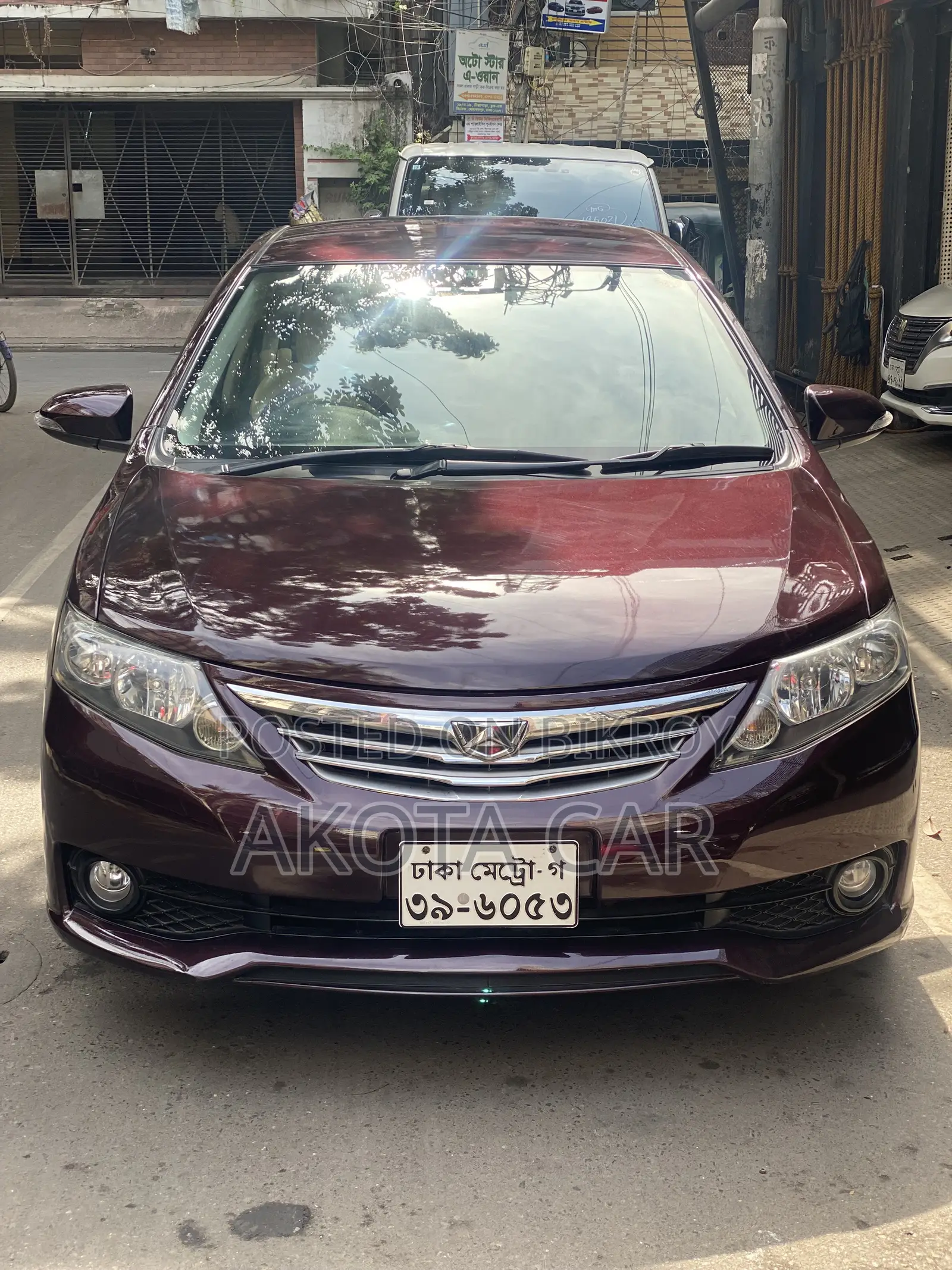 টয়োটা অ্যালিয়ন ২০১৩ মেরুন