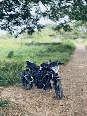 সুজুকি গিক্সার ২০১৭ নীল