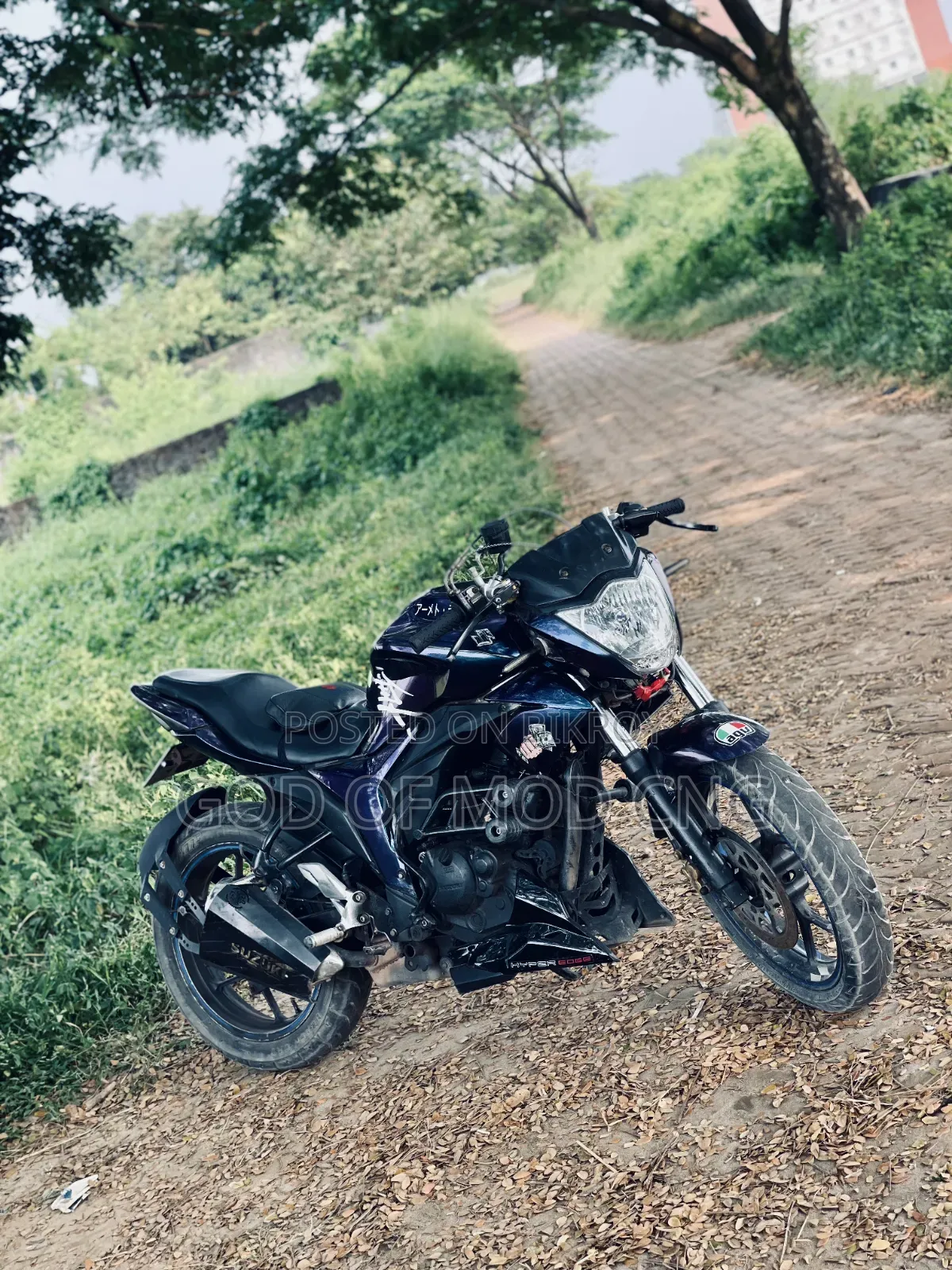 সুজুকি গিক্সার ২০১৭ নীল