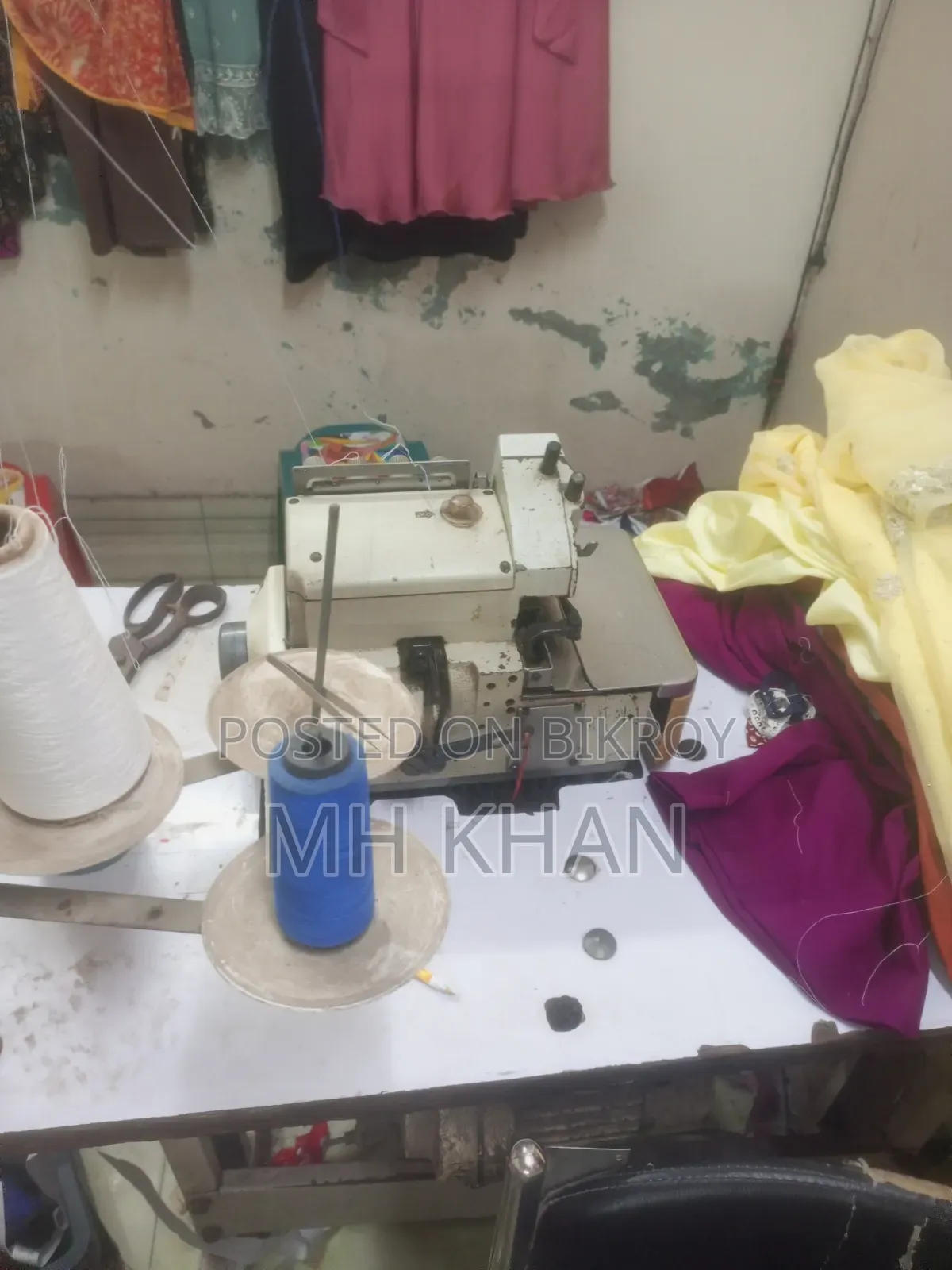 overlock sewing machine