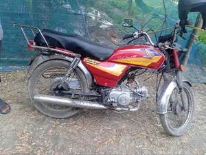 হোন্ডা সিজি১১০ ২০০৩ লাল