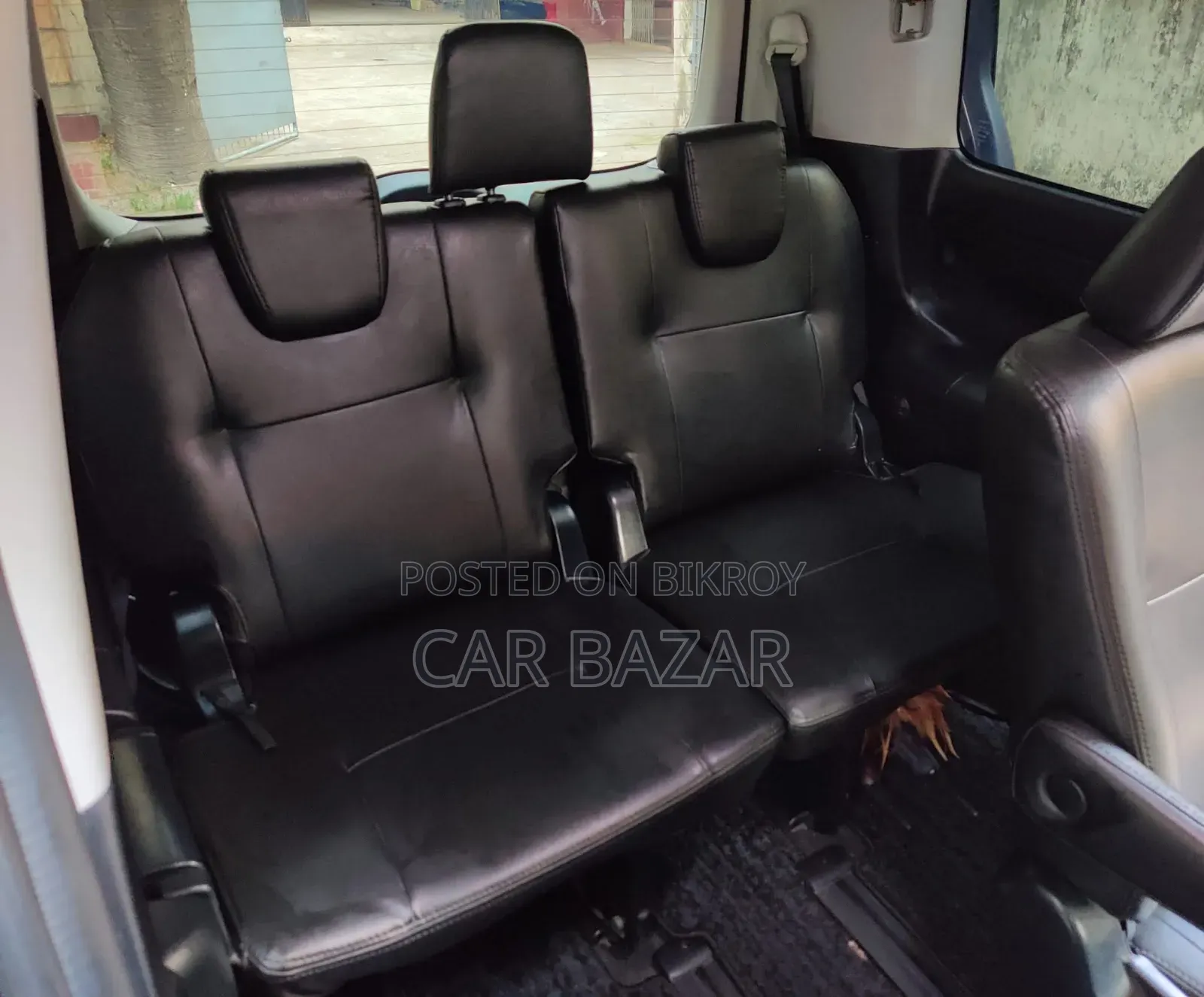 Toyota Noah 1.8 Front-Wheel Drive Hybrid (7 seater) 2017 Black
