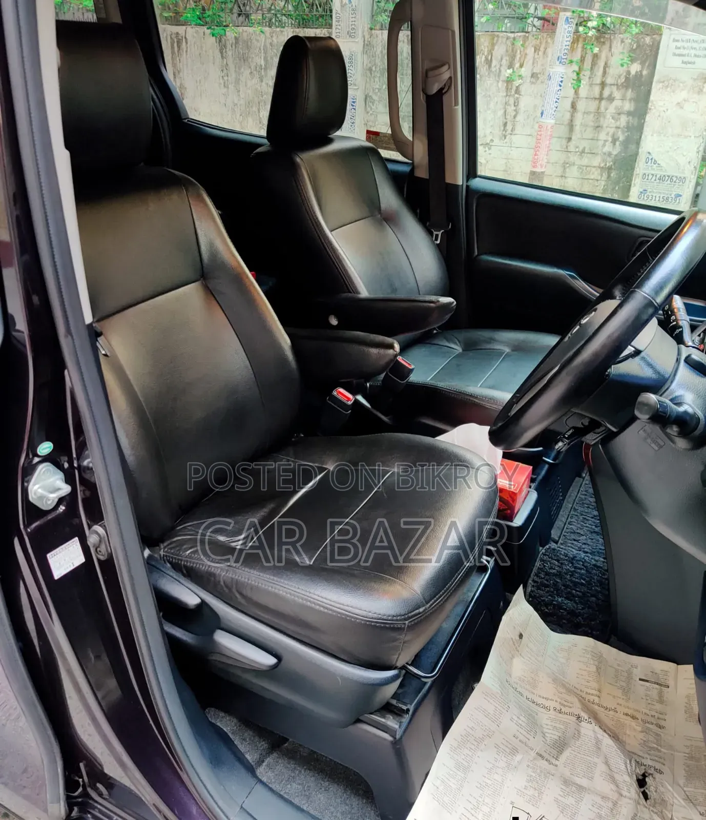 Toyota Noah 1.8 Front-Wheel Drive Hybrid (7 seater) 2017 Black