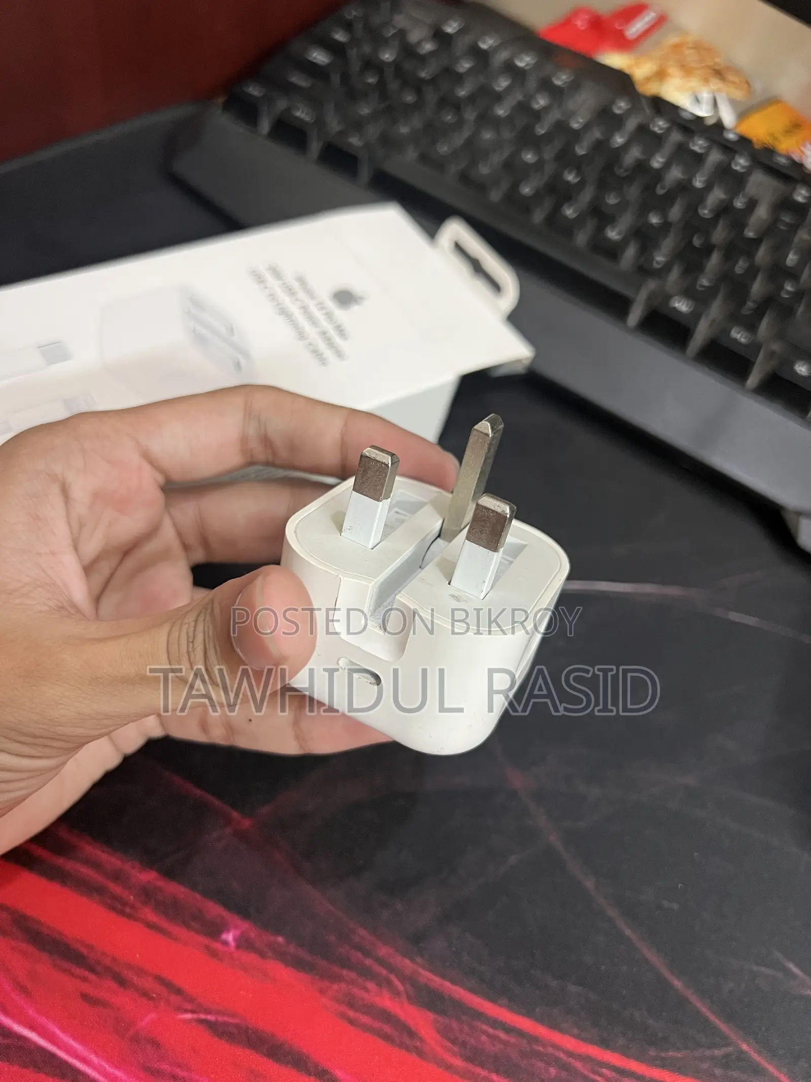 🔌 Apple 20W Adapter