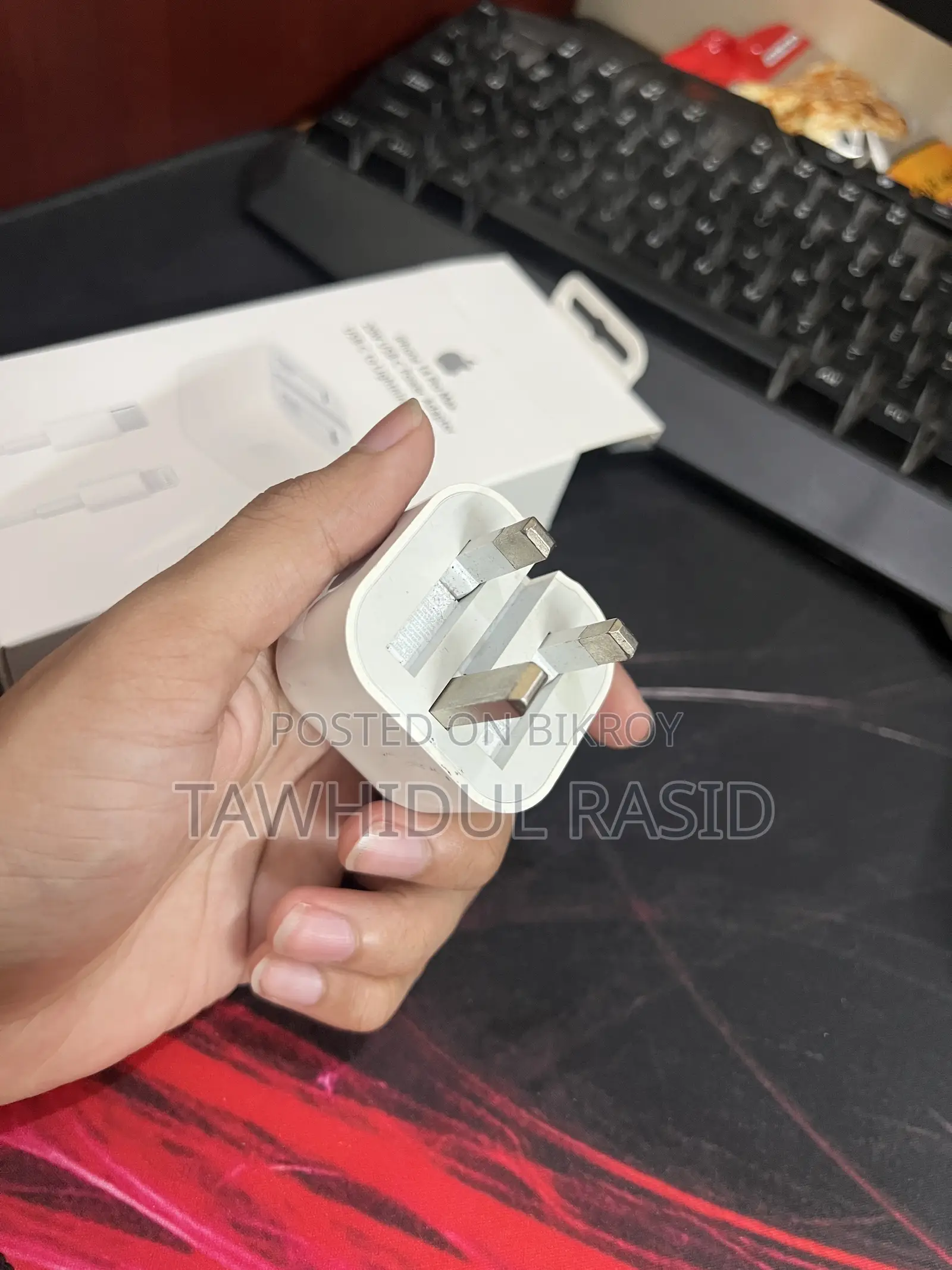 🔌 Apple 20W Adapter