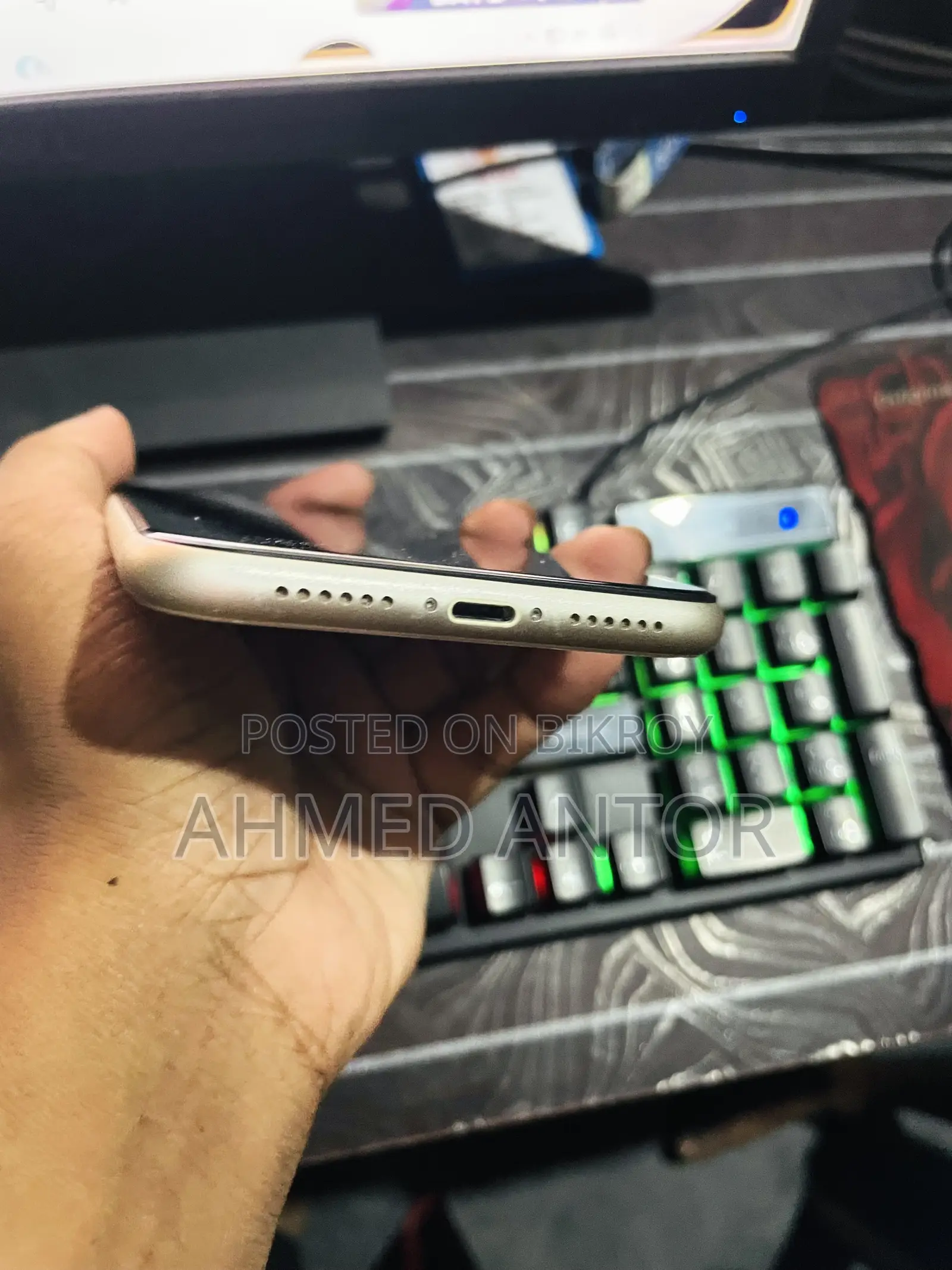 অ্যাপল আইফোন ১১ ১২৮ জিবি হোয়াইট