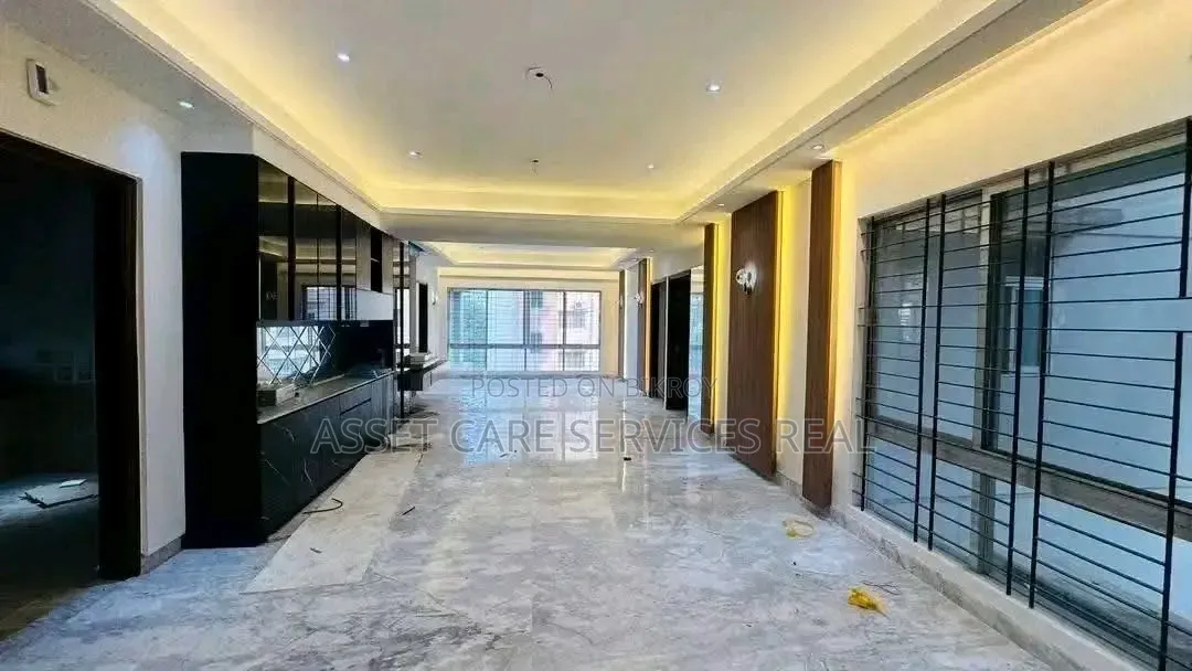 4 Bedroom Apartment in Banani for sale