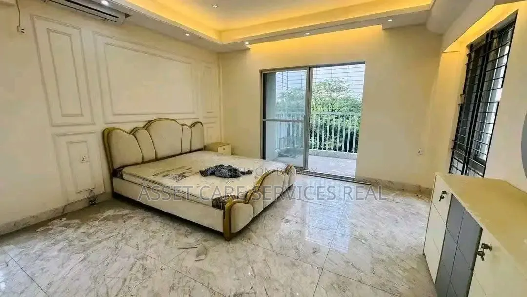 4 Bedroom Apartment in Banani for sale